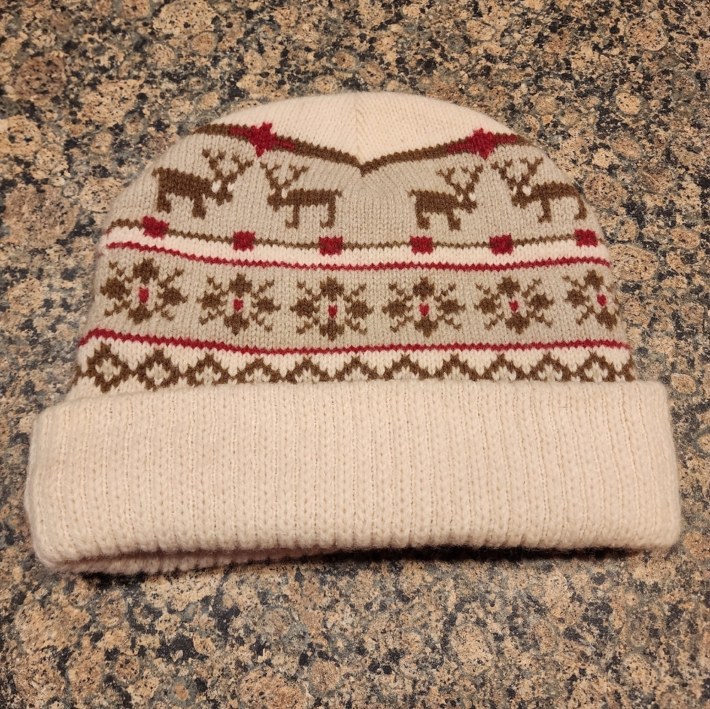 Cozy Cream Knit Beanie with Reindeer Fair Isle Pattern and Snowflakes